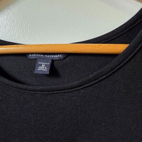 EUC BANANA REPUBLIC BLACK SILK BLEND TEE SIZE M - Picture 10 of 14